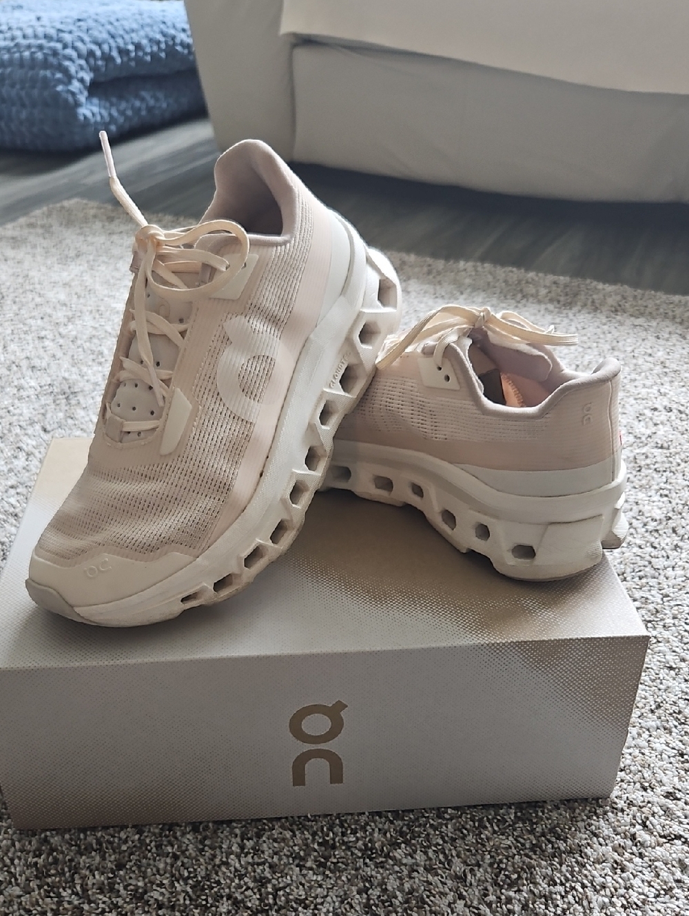 On Cloudmonster Void In Pale Pink And White